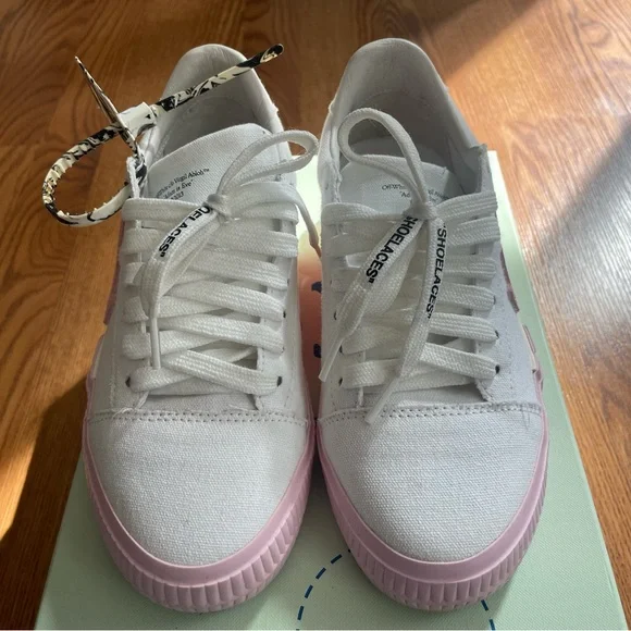 Off-White sneakers - Picture 6 of 11